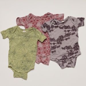 Kate Quinn Baby Bundle Bamboo Onesies 6-12 months